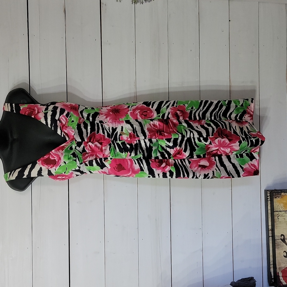 Cache Size 8 Fitted Floral And Zebra Print Ruched… - image 1